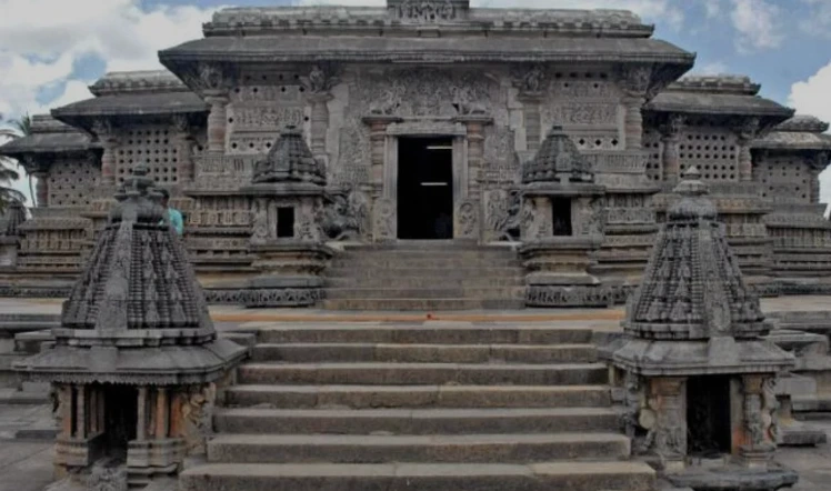 Sakleshpur Tour-belur halebidu temple self drive cars Mangalore