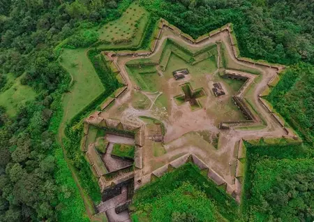 manjrabad_fort_self_drive_car_mangalore_450x318